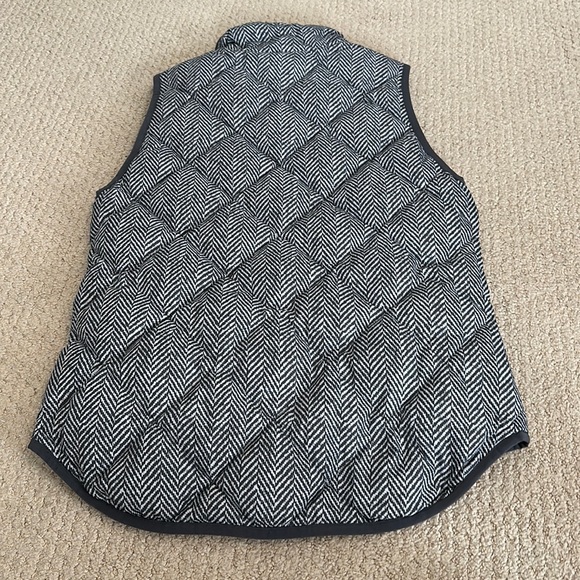 J Crew Gray Herringbone Quilted Vest - Picture 2 of 5
